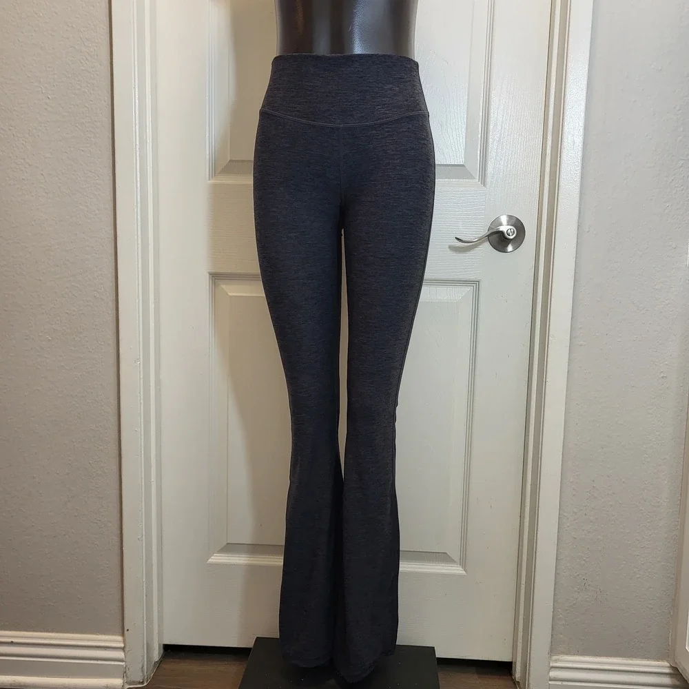 Fabletics‎ Heatherflex High Waisted Flare Leggings Dark Heather Gray Size Small - Picture 2 of 10